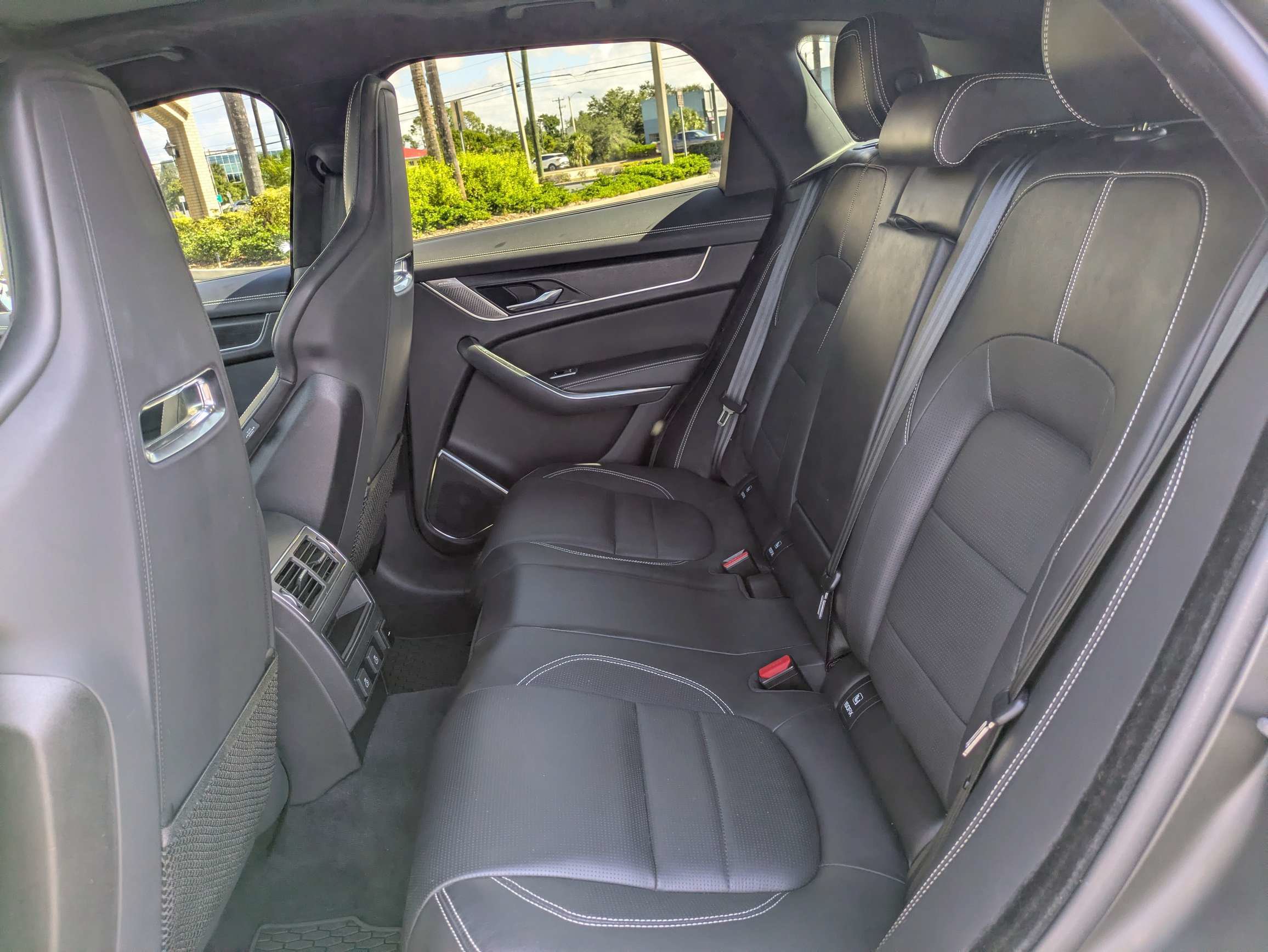 Used 2024 Jaguar F-PACE R-Dynamic S AWD/4WD image 12