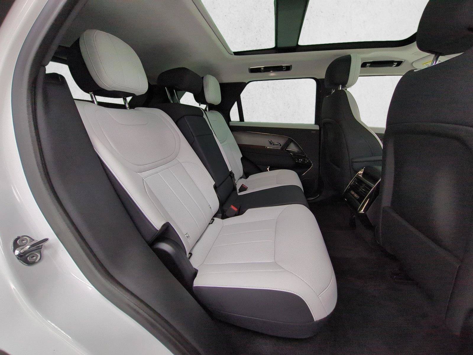 Used 2024 Land Rover Range Rover Sport SE AWD/4WD image 24