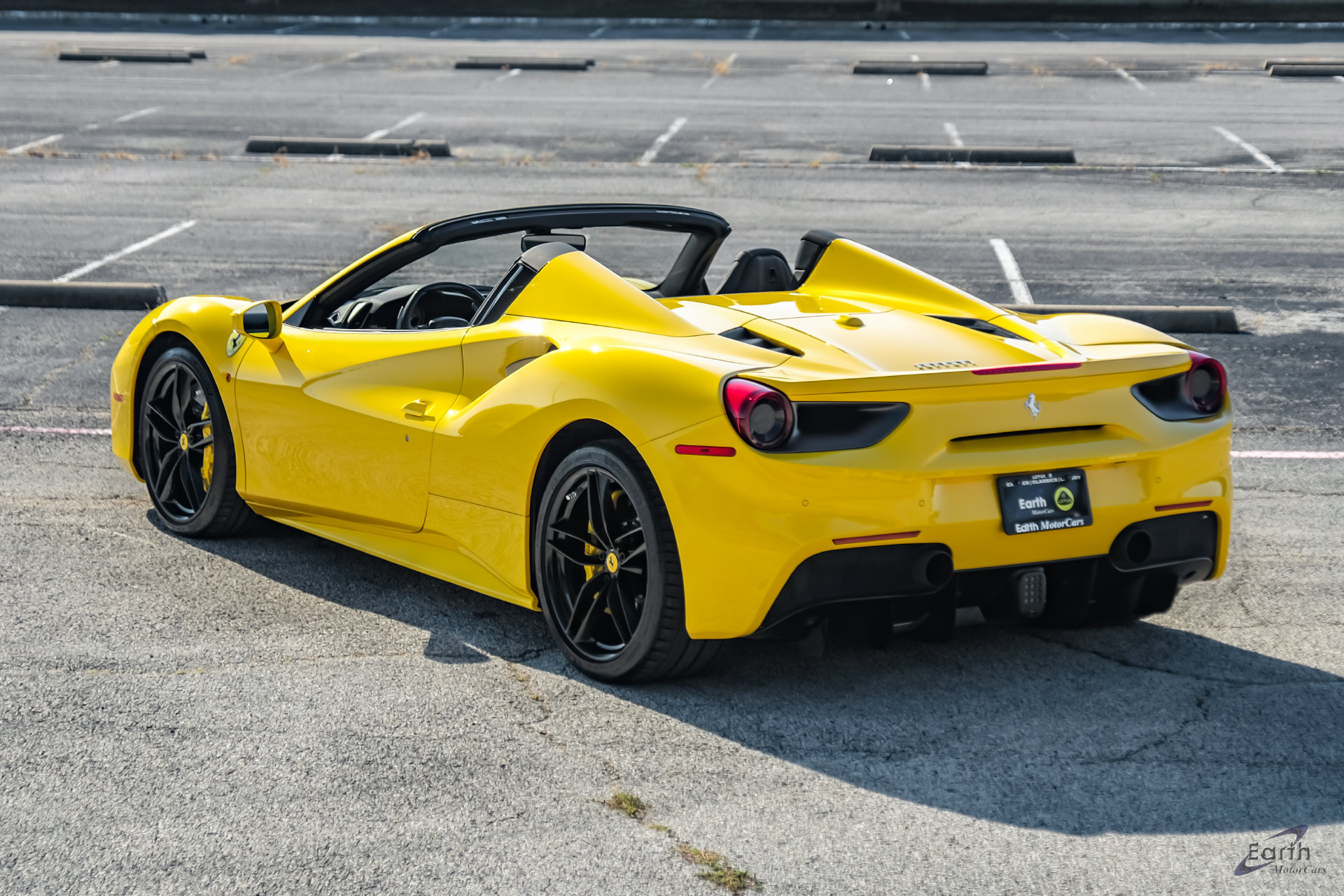 Used 2018 Ferrari 488 Spider RWD image 16