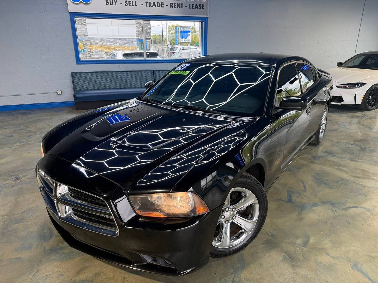 Used 2014 Dodge Charger SXT RWD image 3