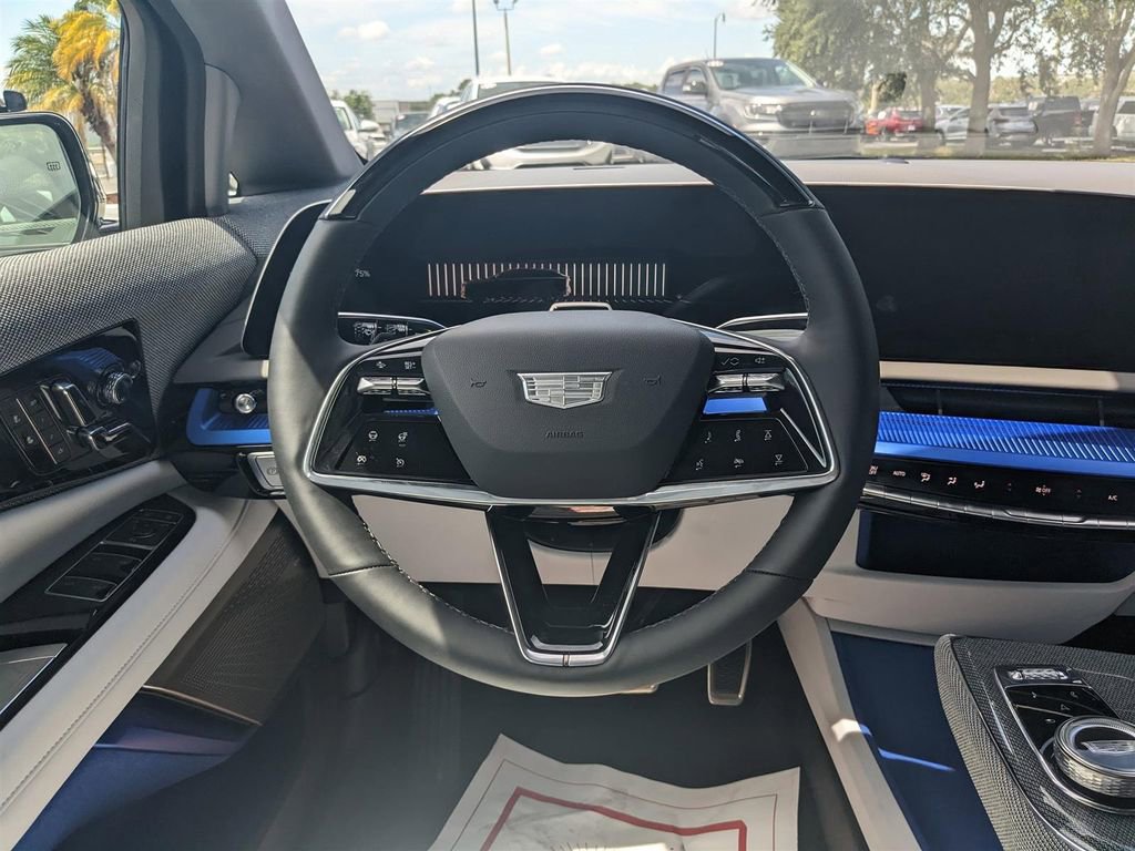 New 2025 Cadillac Optiq Luxury 1 image 13