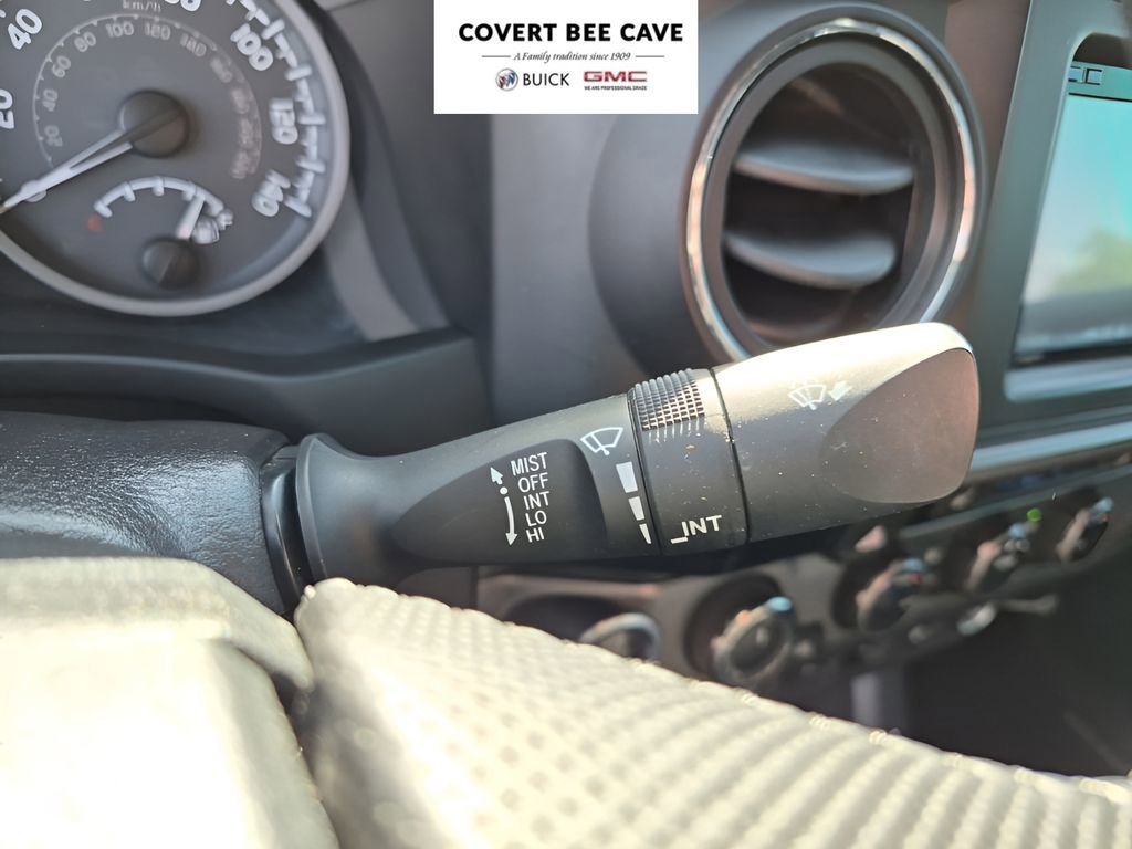 Used 2016 Toyota Tacoma TRD Sport image 44