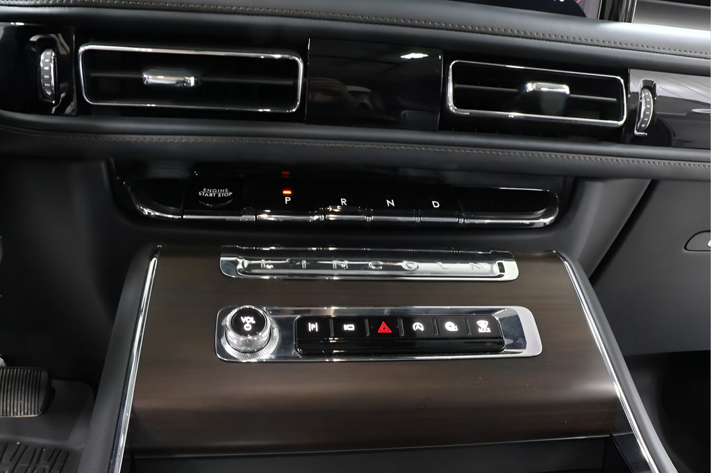 Used 2025 Lincoln Aviator Reserve w/ Equipment Group 201A AWD/4WD image 11