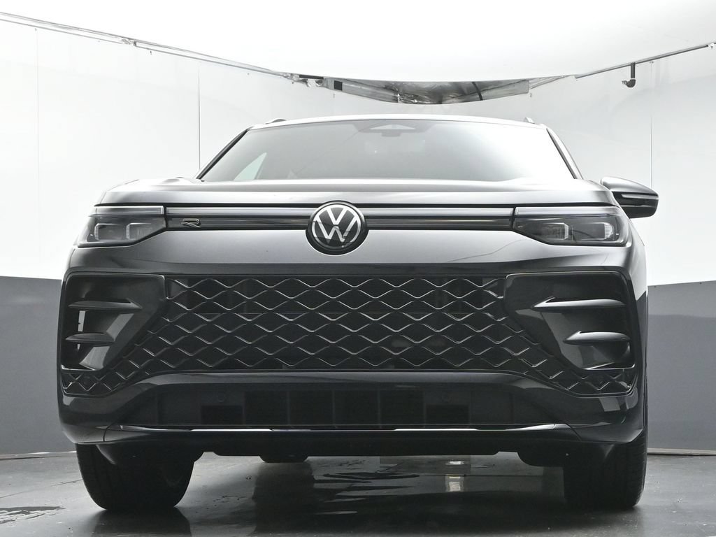 New 2026 Volkswagen Tiguan SE R-Line FWD image 37
