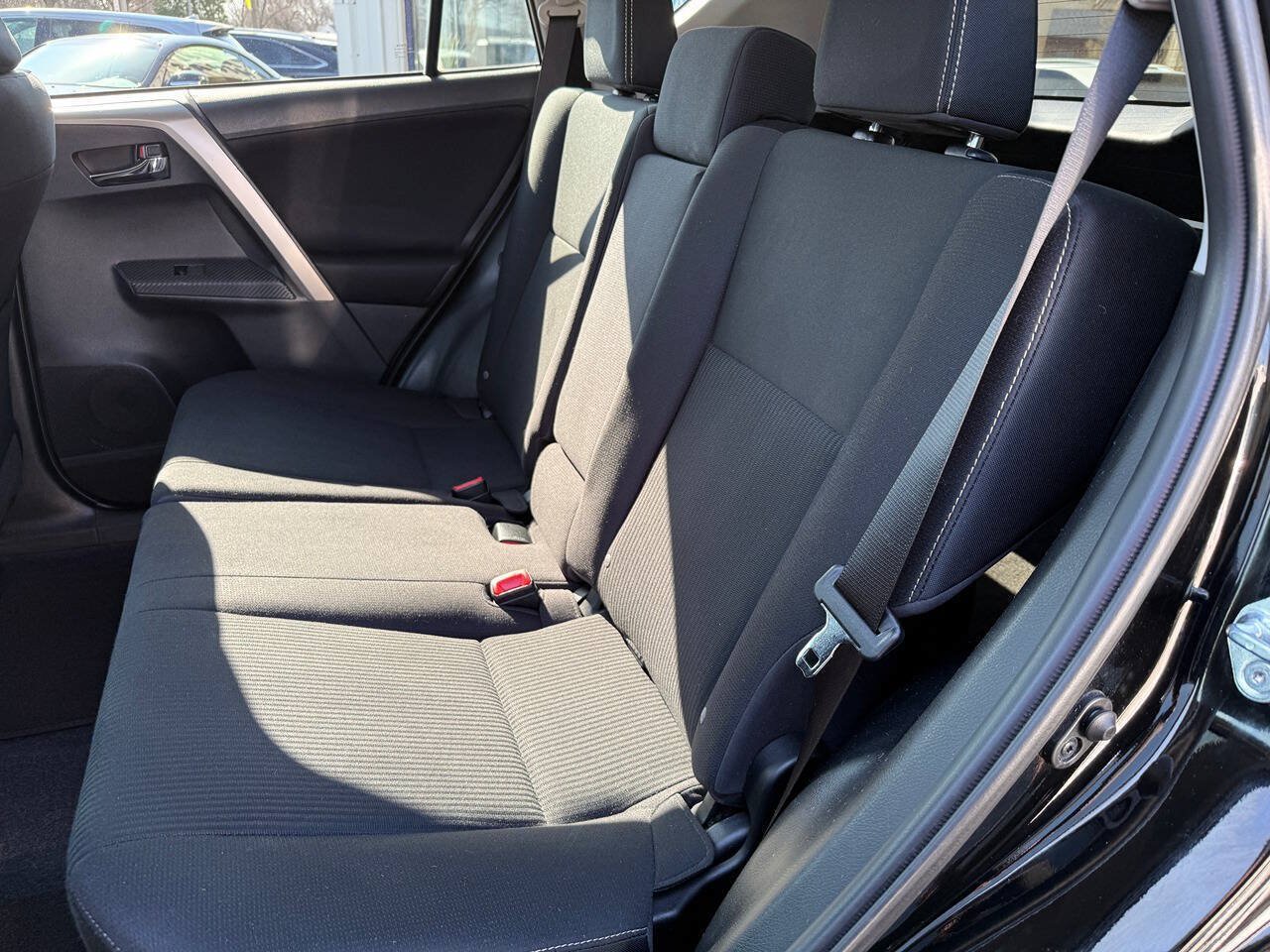 Used 2015 Toyota RAV4 XLE AWD/4WD image 78