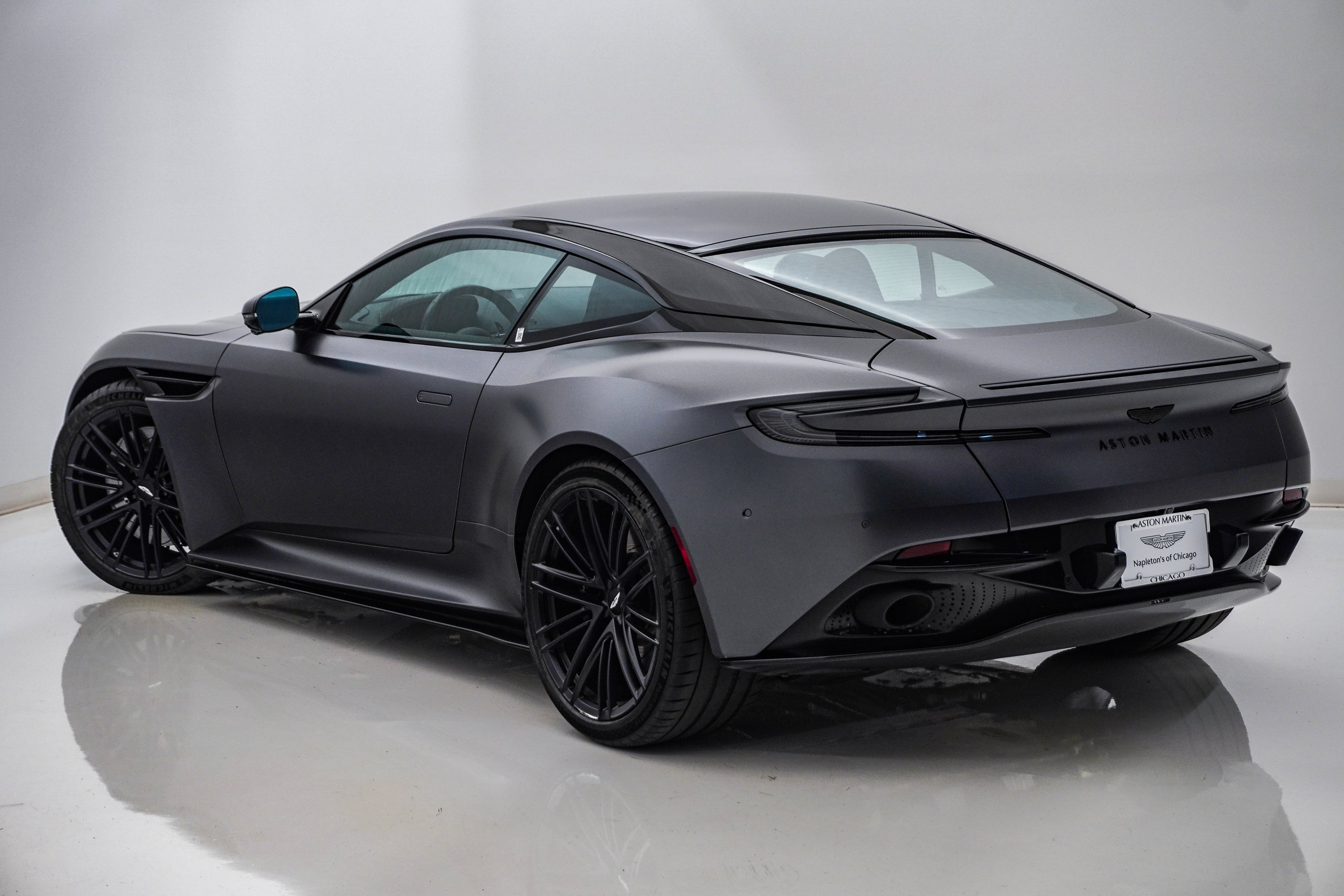 Used 2024 Aston Martin DB12 Coupe RWD image 10