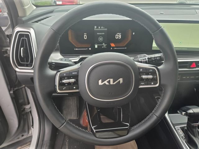 Used 2025 Kia Sorento S w/ Panoramic Sunroof Package FWD image 17