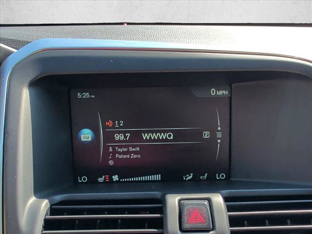 Used 2015 Volvo XC60 T6 w/ Proximity Package FWD image 16