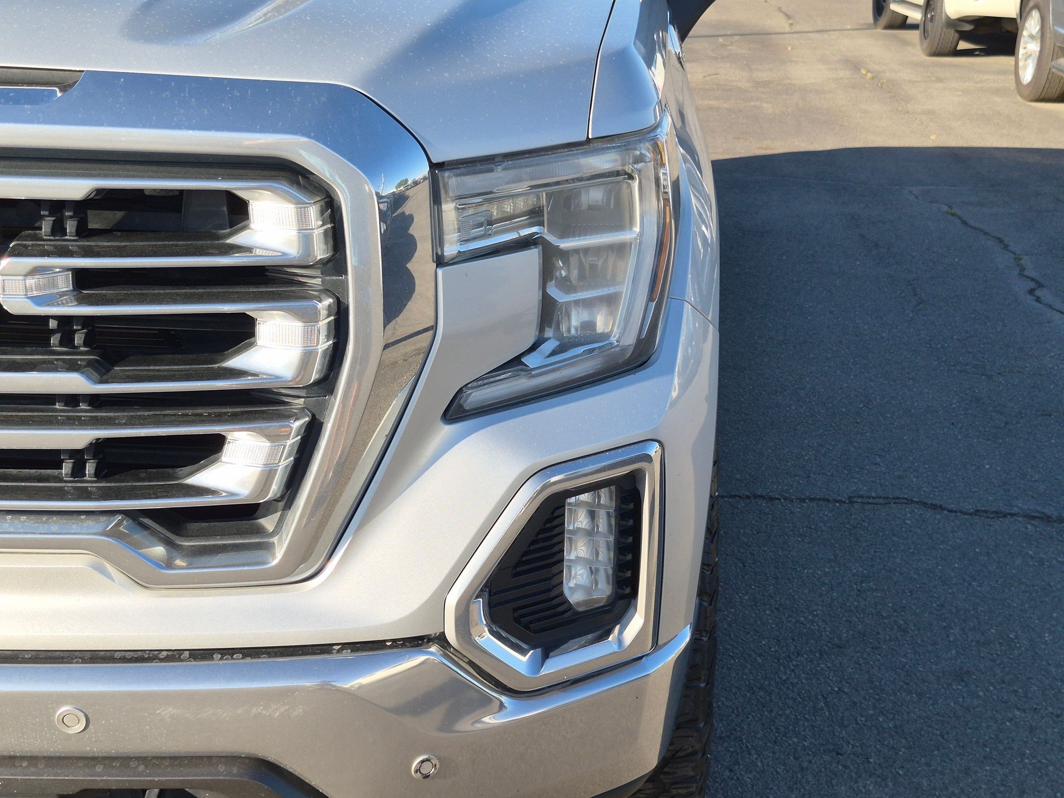 Used 2019 GMC Sierra 1500 SLT w/ Driver Alert Package I AWD/4WD image 12