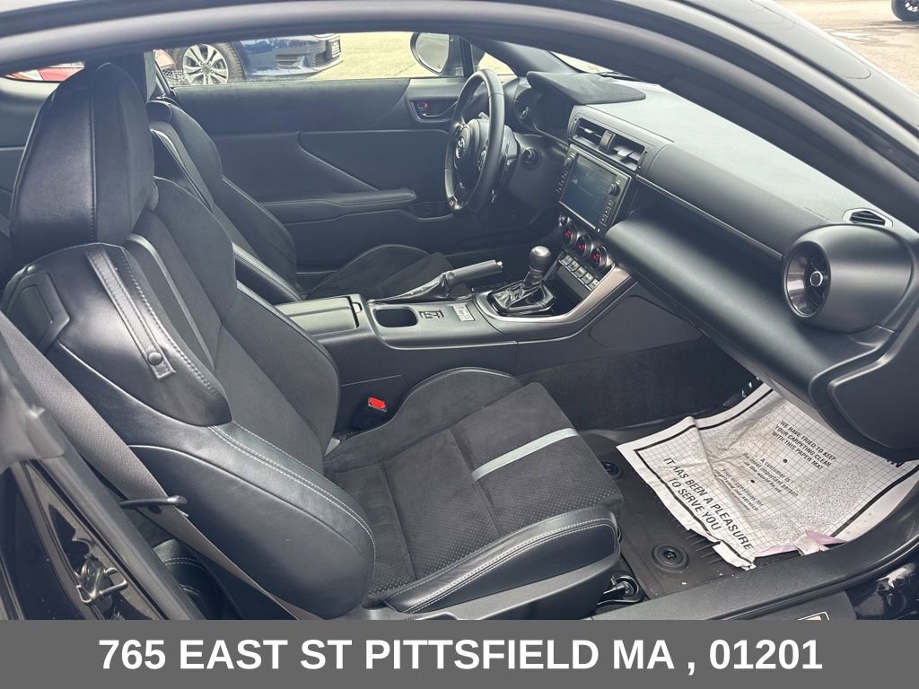 Used 2023 Toyota GR86 Premium w/ ALL Weather Mat Package (TMS) RWD image 16