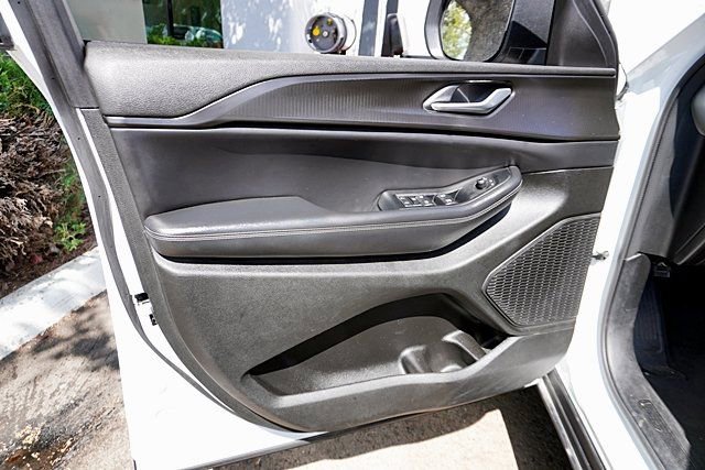 Certified 2023 Jeep Grand Cherokee L Laredo RWD image 23