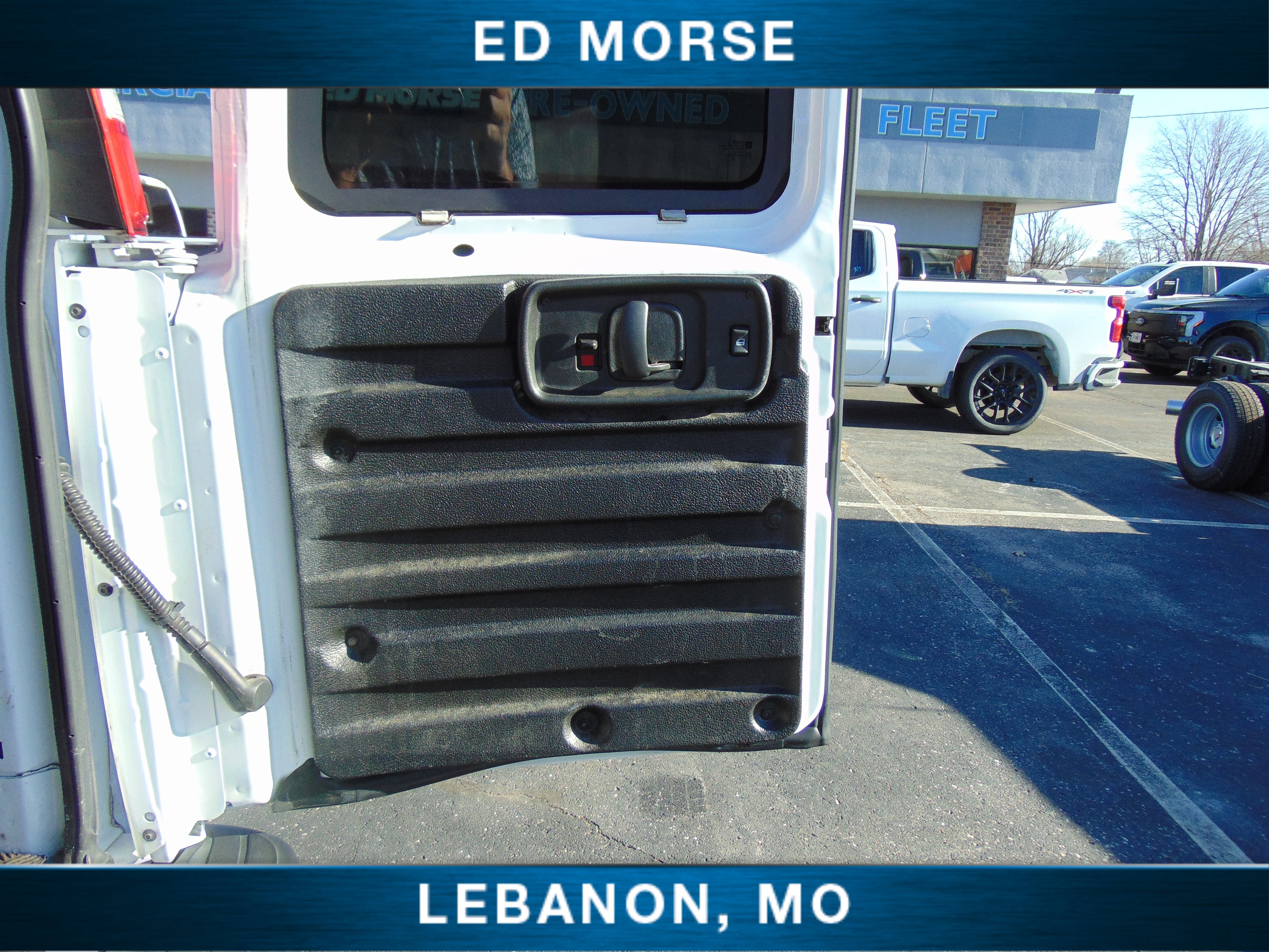 Used 2022 Chevrolet Express 2500 w/ Driver Convenience Package image 17