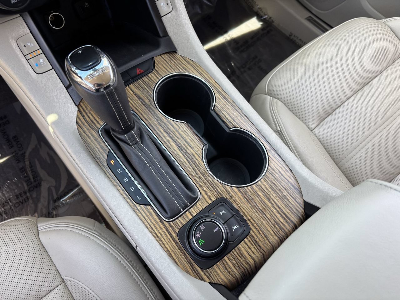 Used 2019 GMC Acadia Denali w/ Technology Package FWD image 23