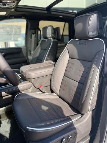New 2026 GMC Yukon AT4 Ultimate AWD/4WD image 10