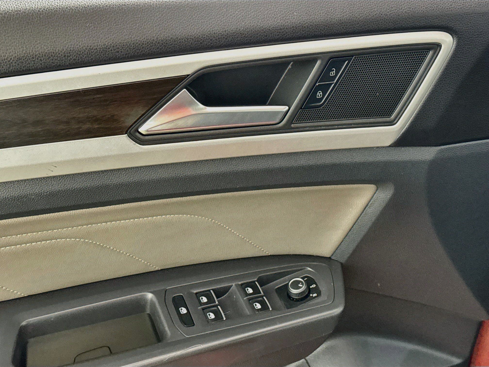 Used 2023 Volkswagen Atlas SE w/ Panoramic Sunroof Package AWD/4WD image 21