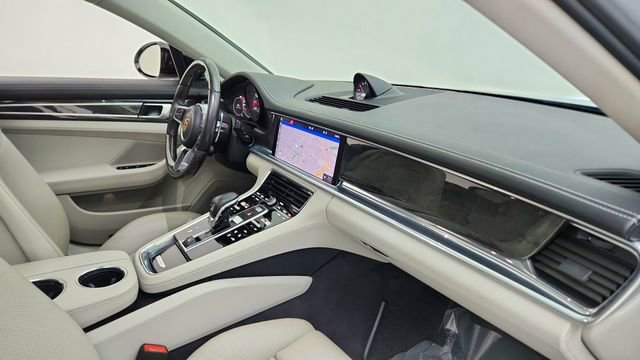 Used 2018 Porsche Panamera 4S image 20