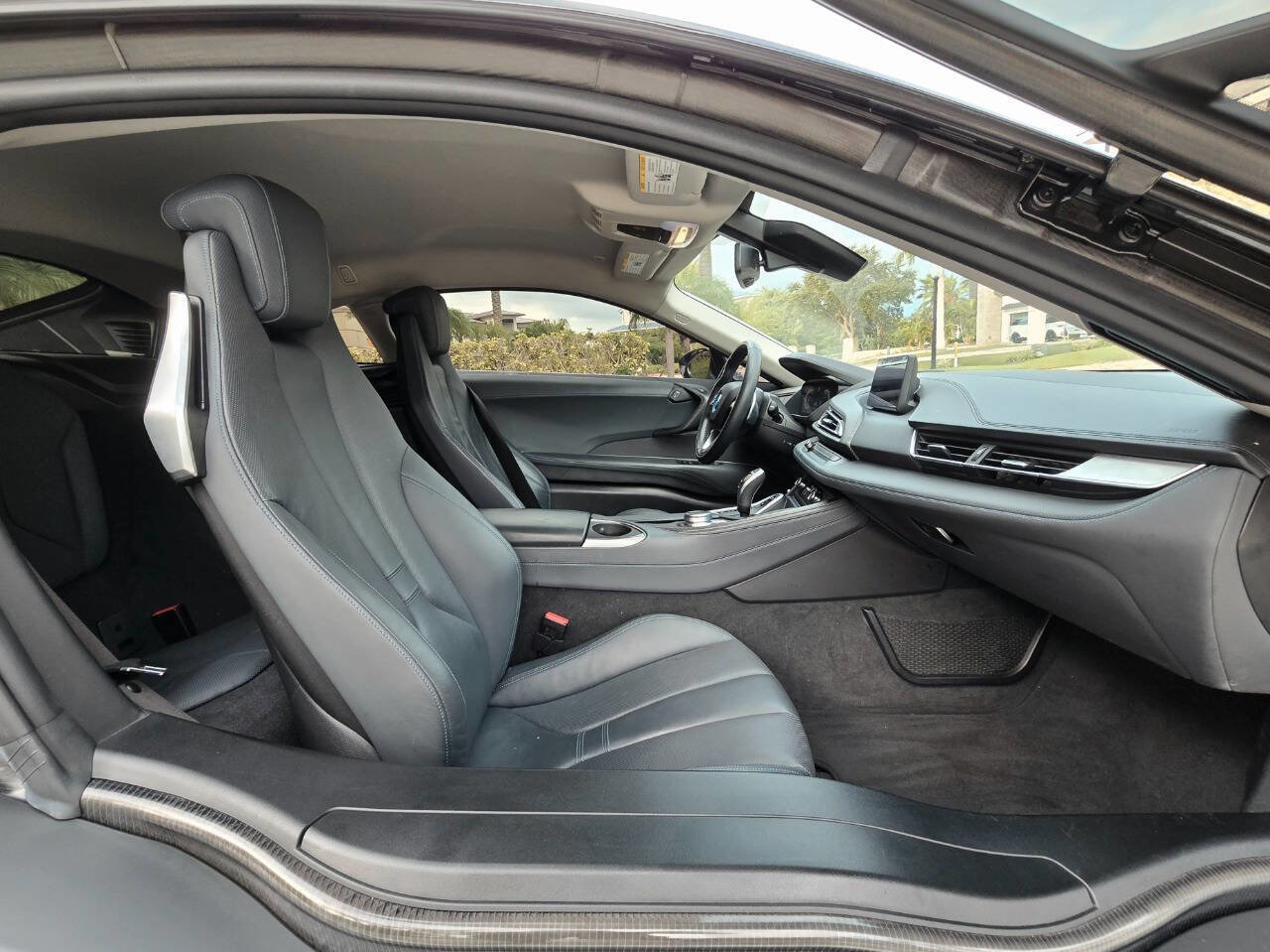 Used 2019 BMW i8 Coupe image 22