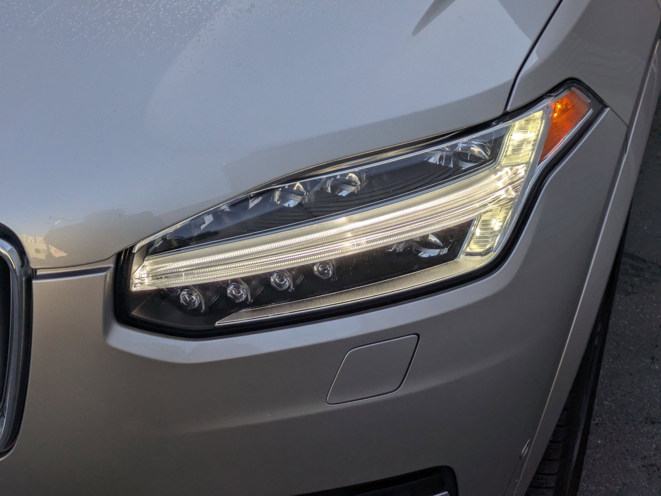 Used 2023 Volvo XC90 B6 Plus w/ Protection Package Premier image 10