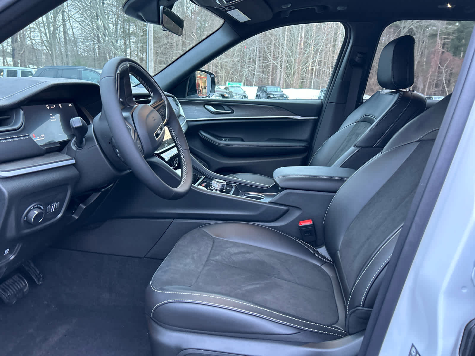 New 2026 Jeep Grand Cherokee Altitude AWD/4WD image 12