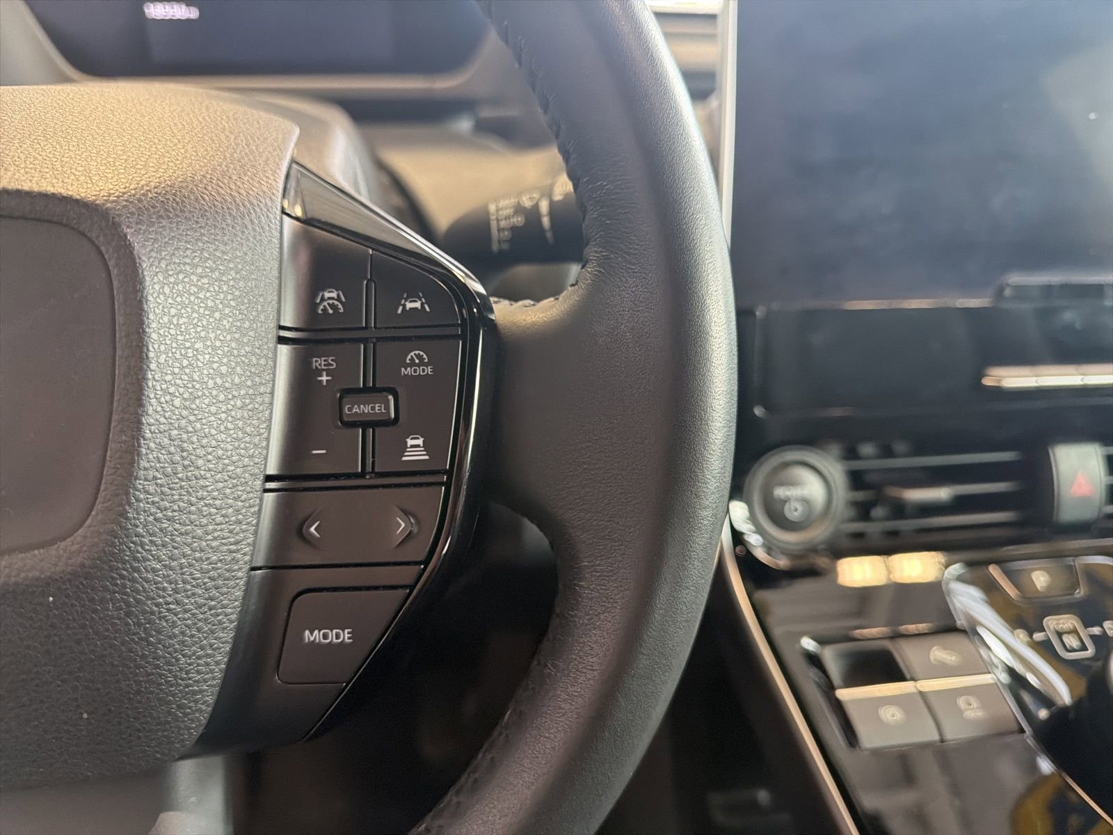 Used 2024 Toyota bZ4X FWD image 21
