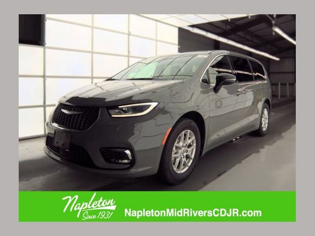 Used 2025 Chrysler Pacifica Select FWD image 1