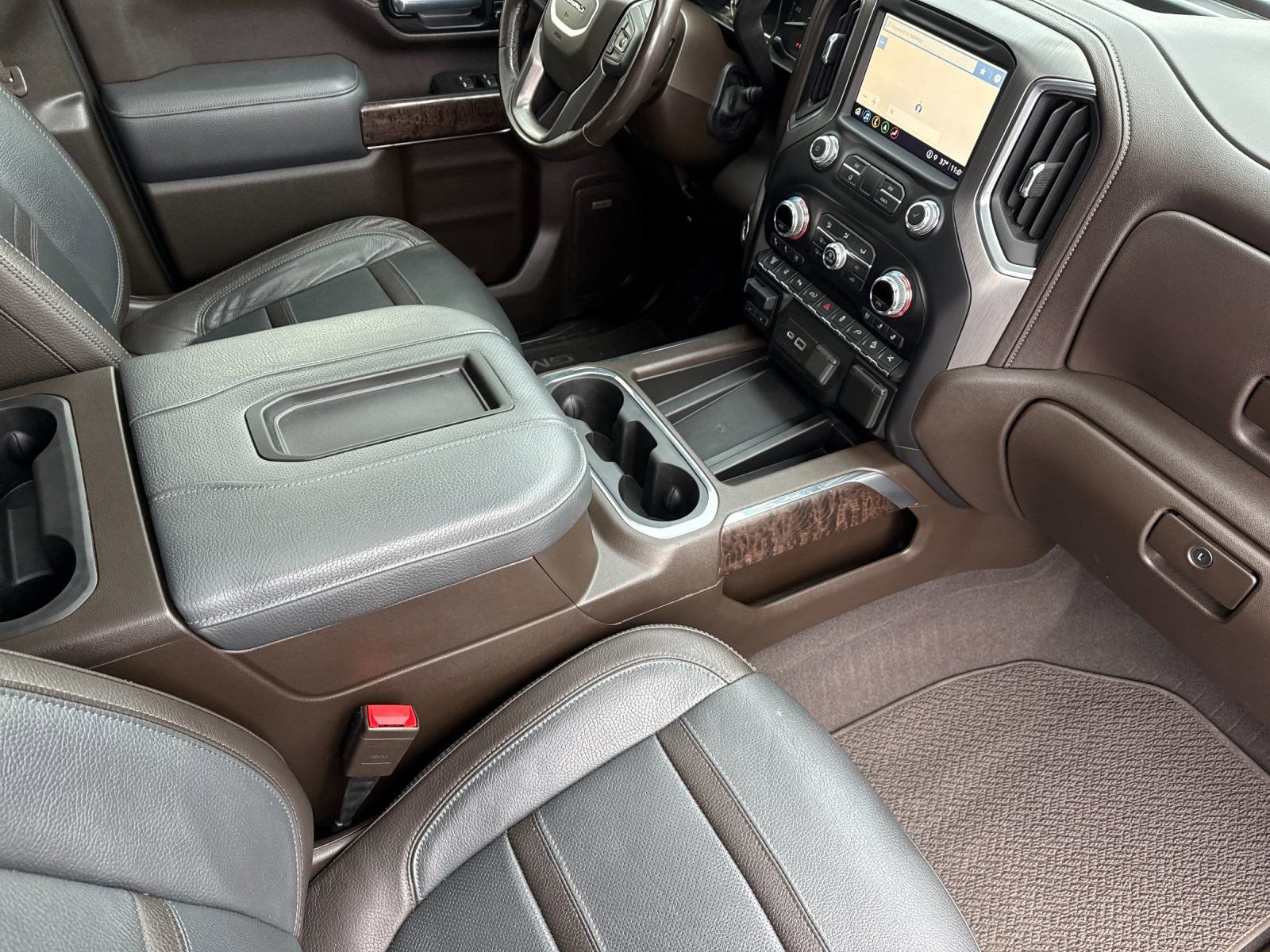 Used 2021 GMC Sierra 2500 Denali w/ Denali Ultimate Package image 17