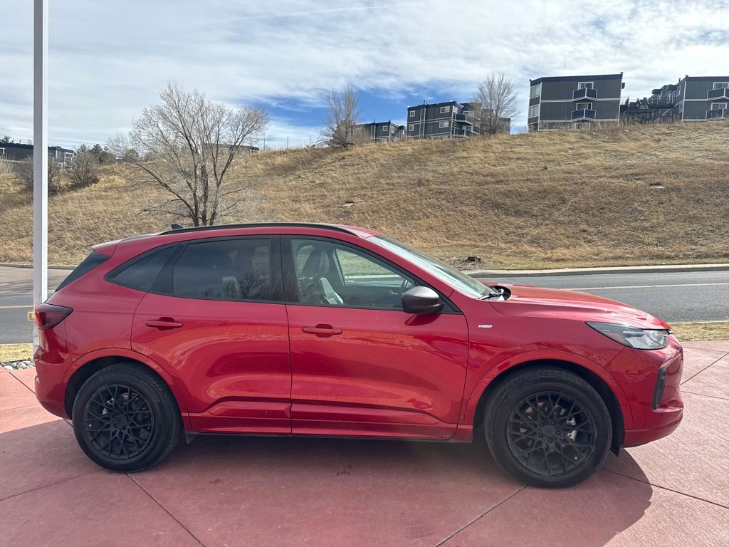 Certified 2024 Ford Escape ST-Line w/ Tech Pack #1 FWD image 11