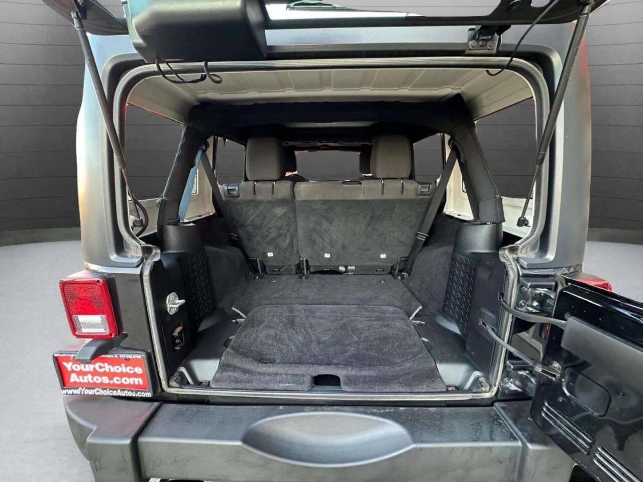 Used 2015 Jeep Wrangler Unlimited Sport AWD/4WD image 12