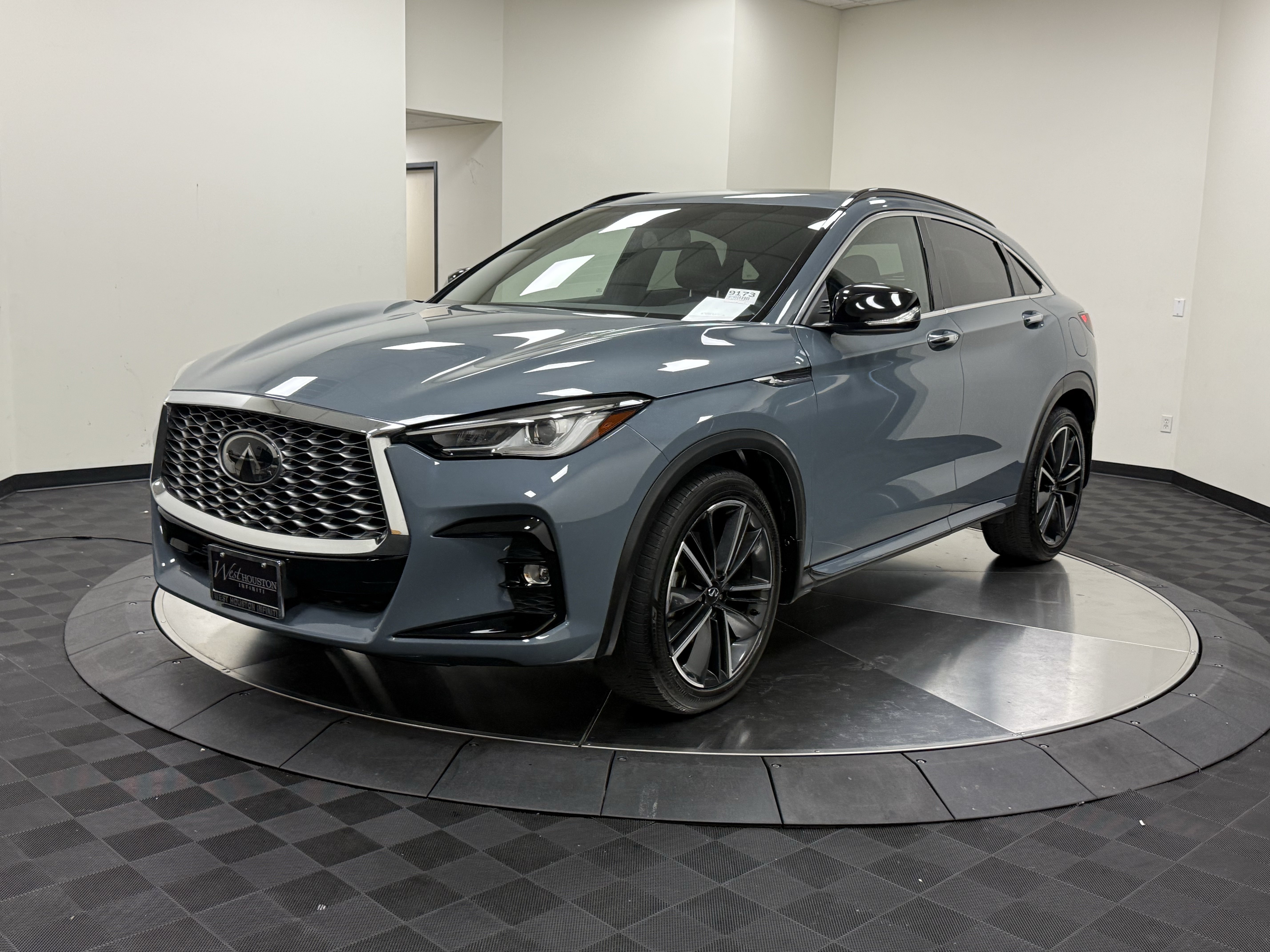 Certified 2023 INFINITI QX55 Luxe w/ Cargo Package AWD/4WD image 3