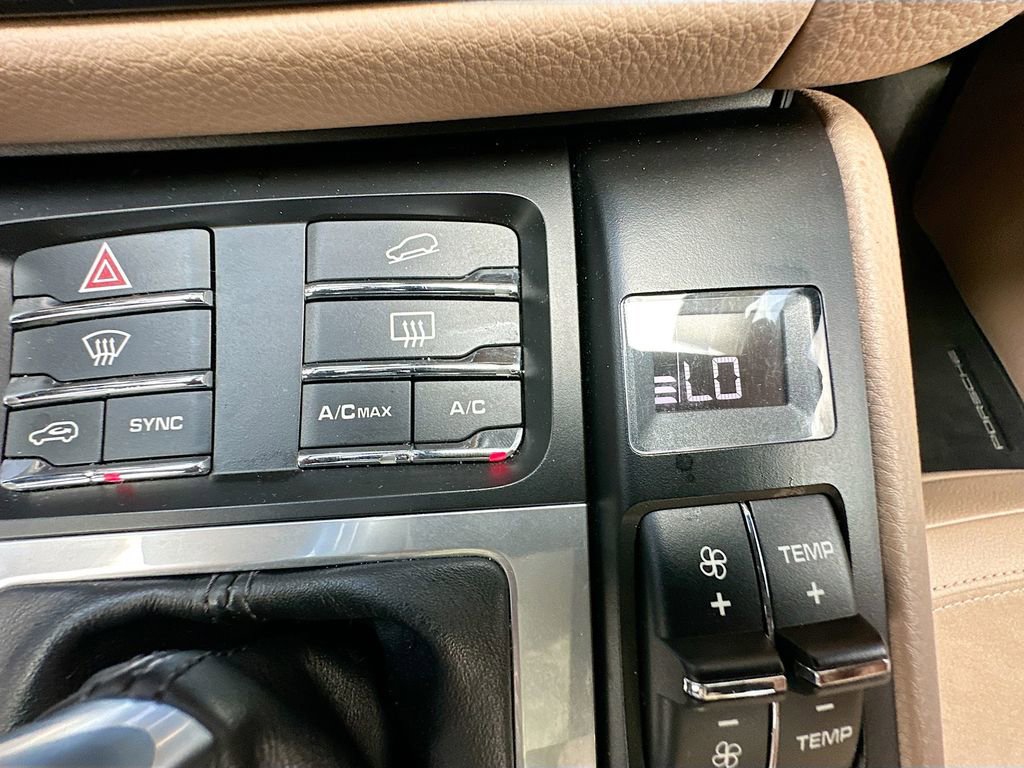 Used 2021 Porsche Macan image 21