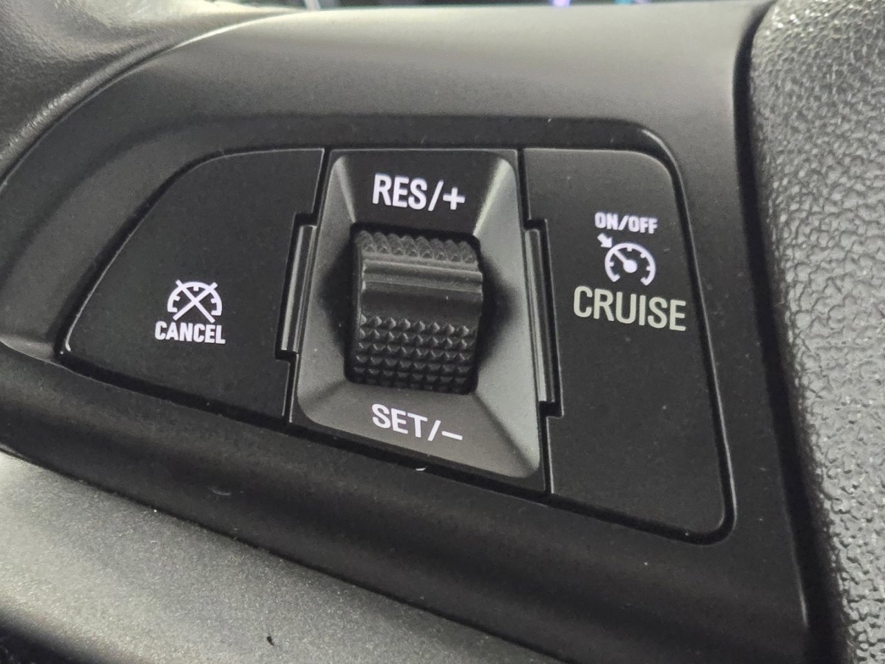 Used 2019 Chevrolet Trax LT w/ Driver Confidence Package image 30