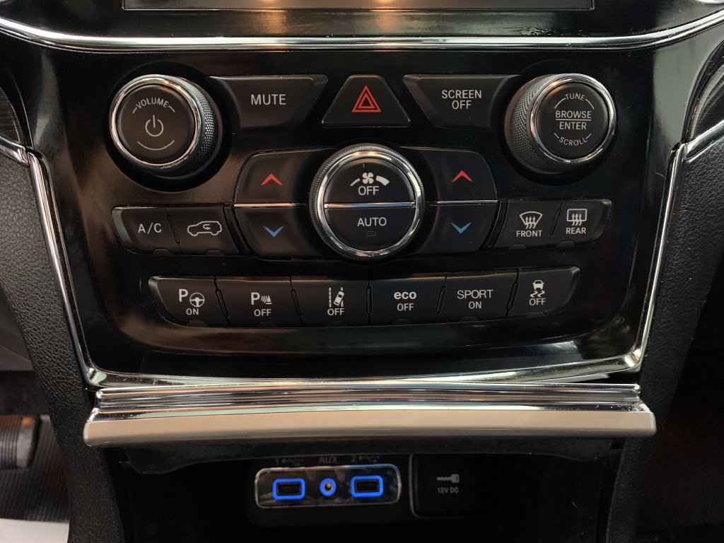 Used 2019 Jeep Grand Cherokee Trailhawk w/ Trailhawk Luxury Group AWD/4WD image 29