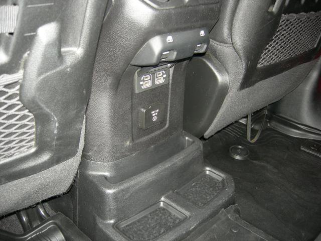 Used 2021 Jeep Wrangler Unlimited Rubicon image 14