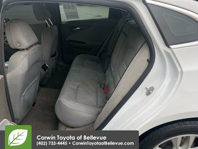 Used 2017 Chevrolet Malibu LT image 22