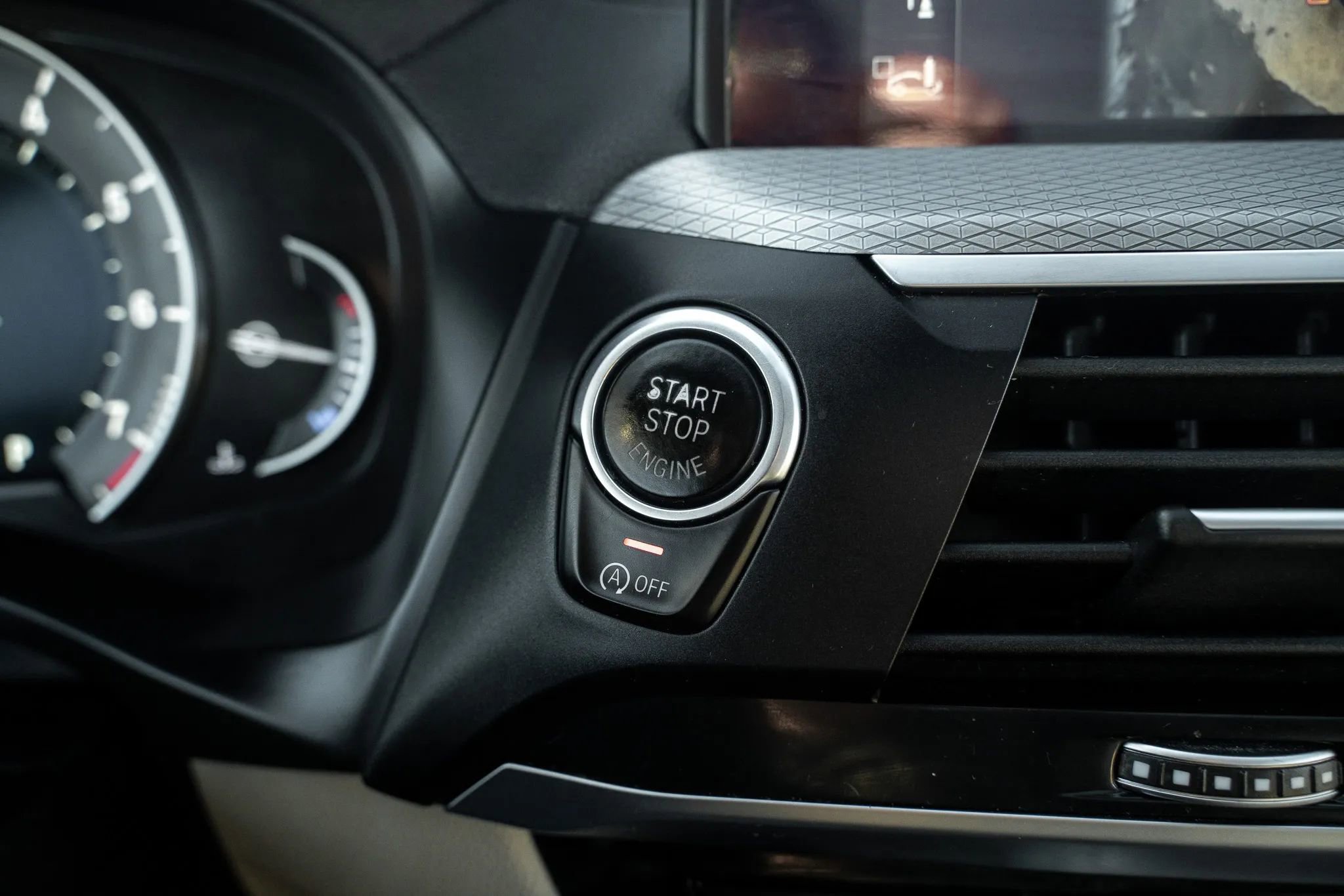 Used 2018 BMW X3 M40i image 26