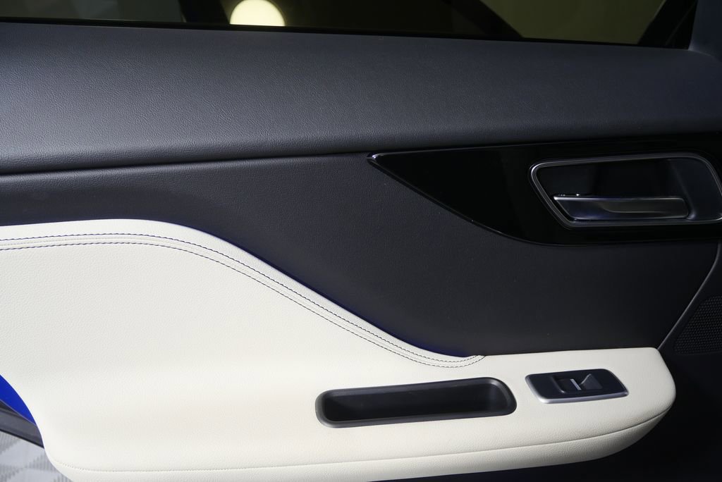 Used 2019 Jaguar F-PACE S image 14