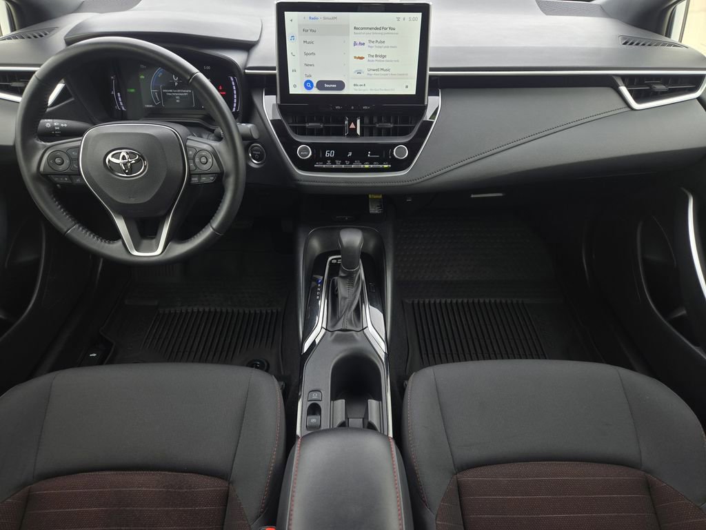 Used 2025 Toyota Corolla SE w/ SE Premium Package image 28