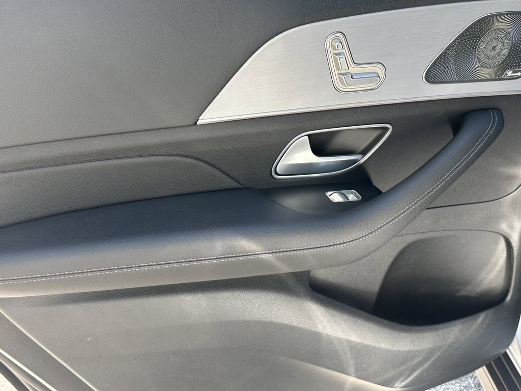 Certified 2025 Mercedes-Benz GLS 450 4MATIC image 26