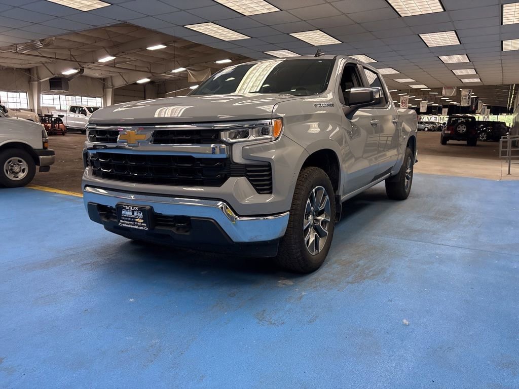 Certified 2024 Chevrolet Silverado 1500 LT AWD/4WD image 10