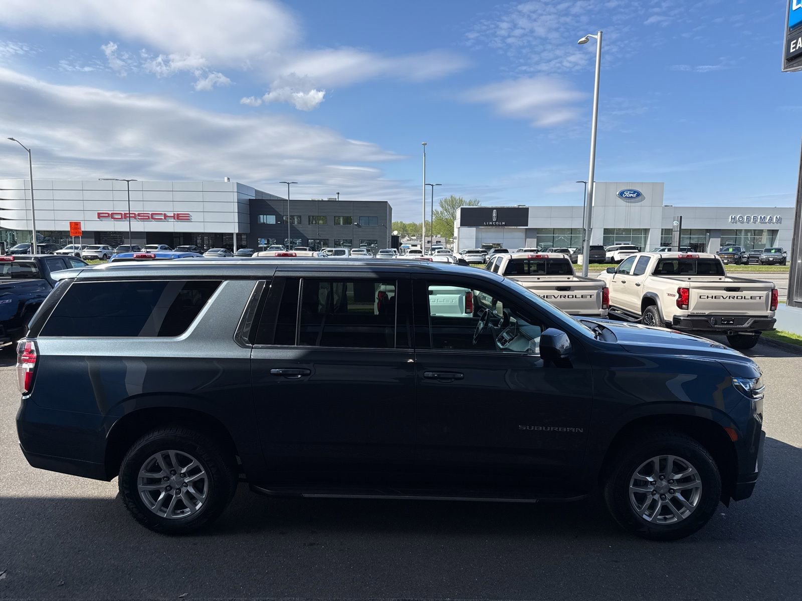 Used 2021 Chevrolet Suburban LT w/ Rear Media and Nav Package AWD/4WD image 5
