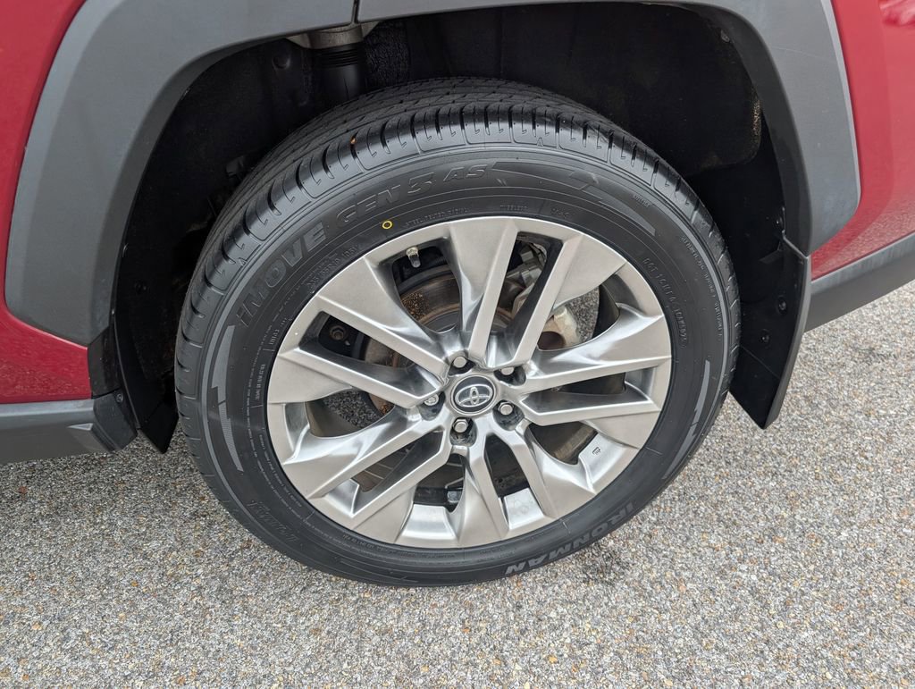 Used 2019 Toyota RAV4 XLE Premium FWD image 29
