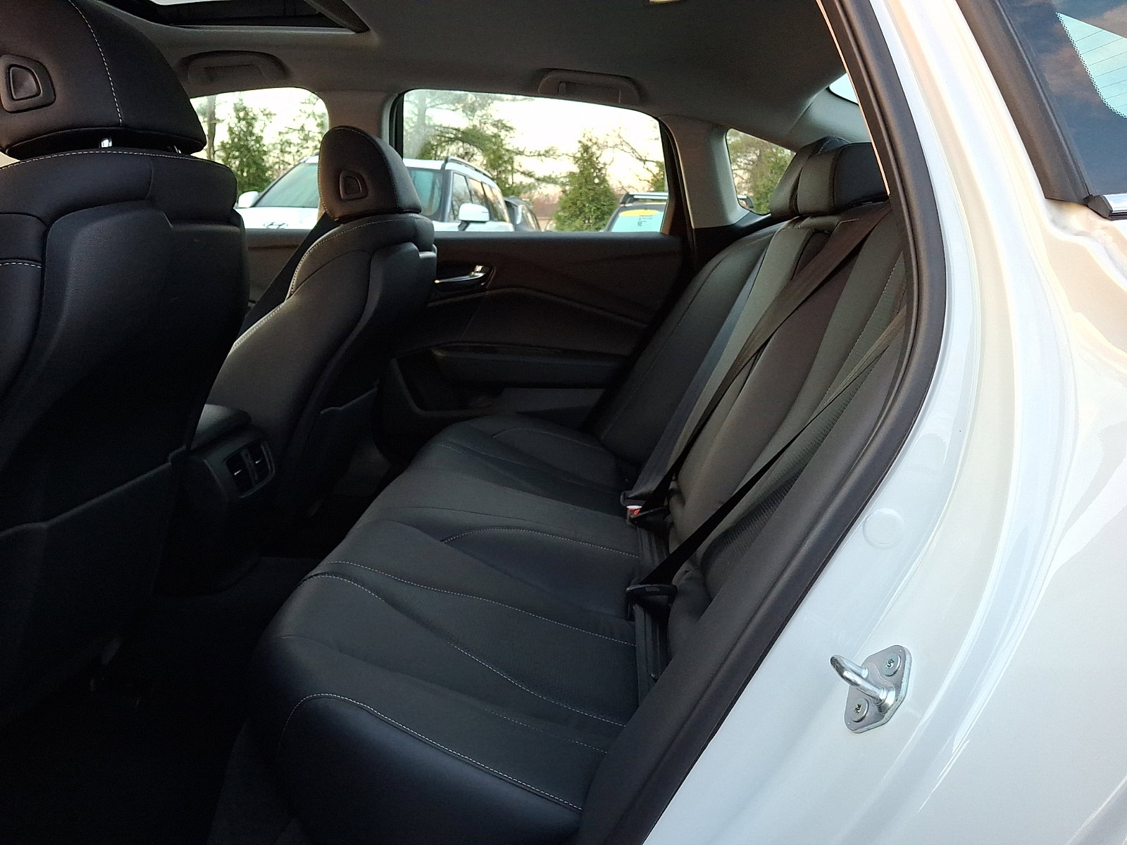 Used 2023 Acura TLX w/ Technology Package image 10