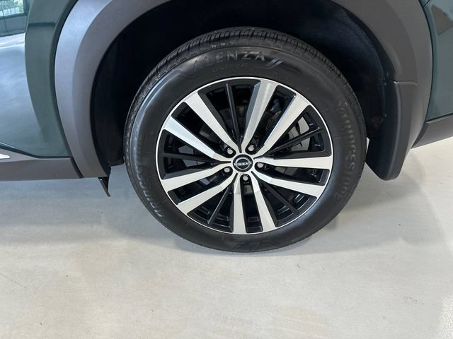 Used 2024 Nissan Pathfinder Platinum w/ Cargo Package AWD/4WD image 14