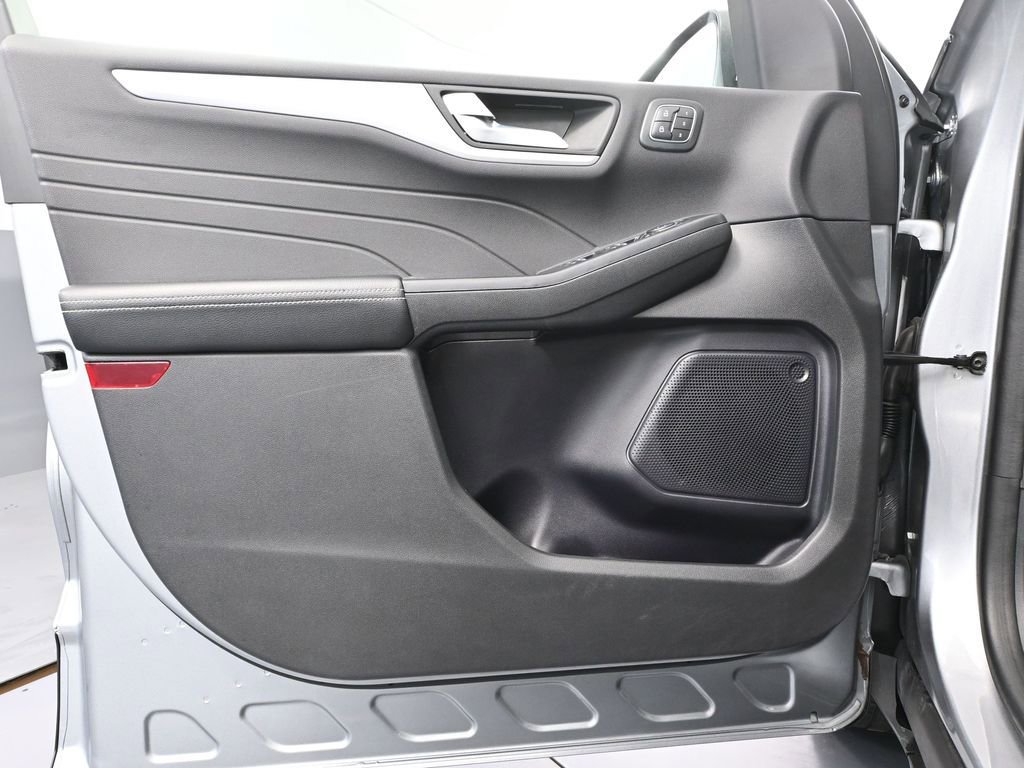 Used 2024 Ford Escape Platinum image 16