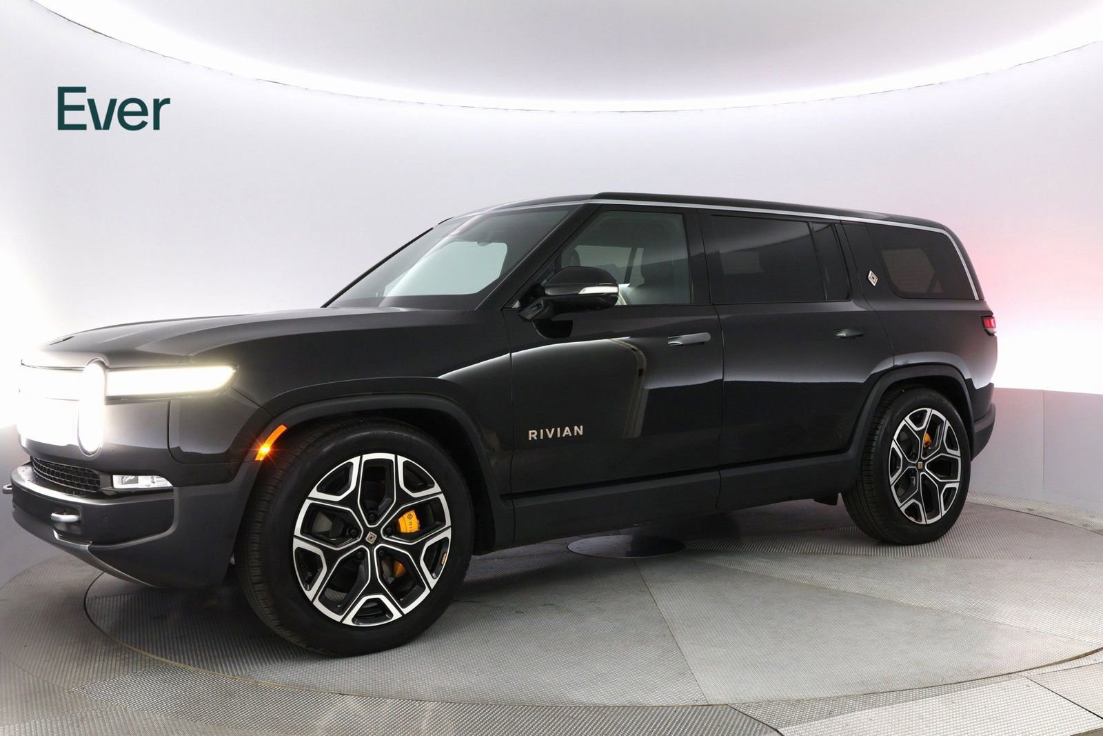 Used 2024 Rivian R1S Adventure image 15