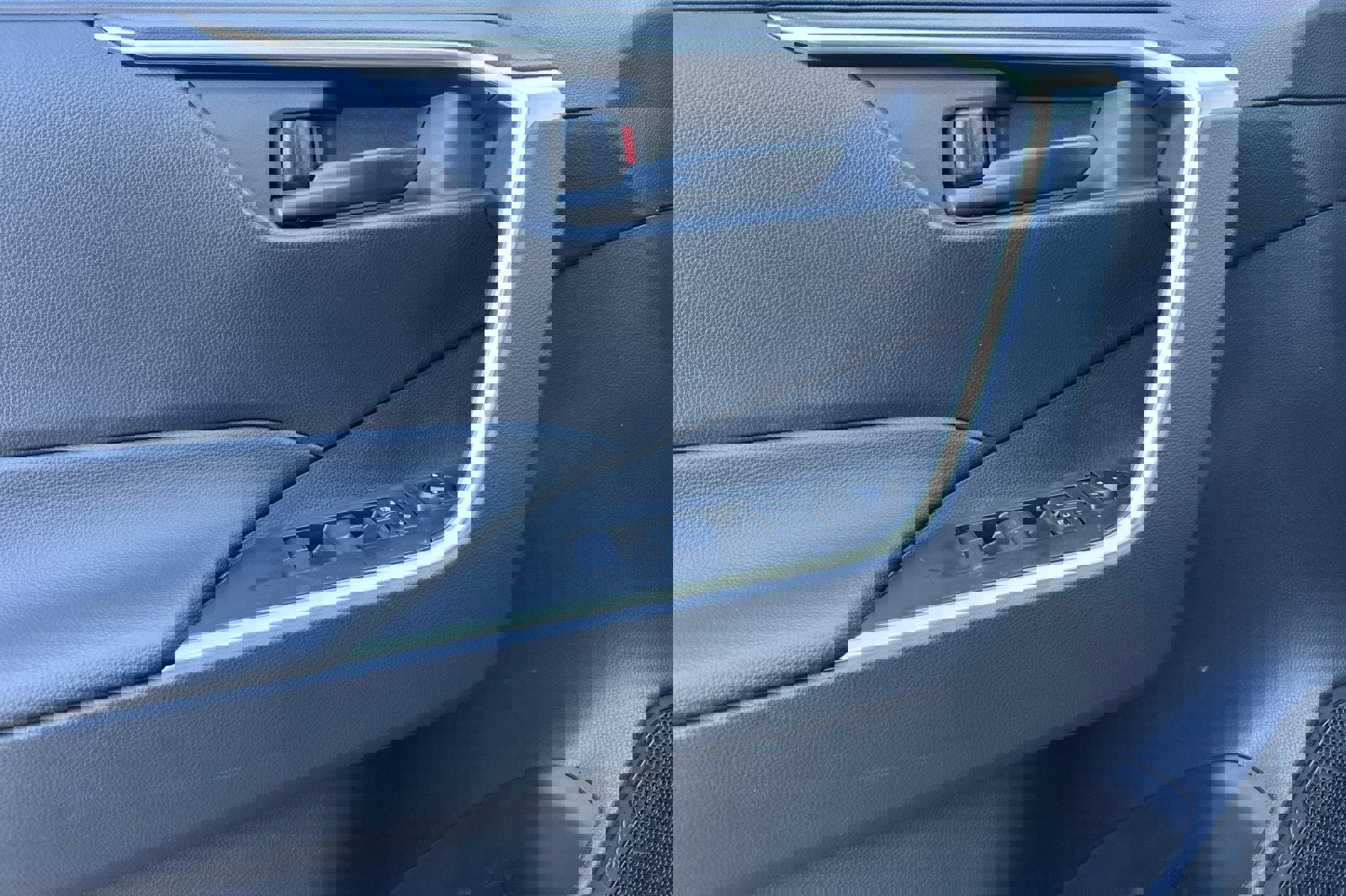 New 2025 Toyota RAV4 LE image 12