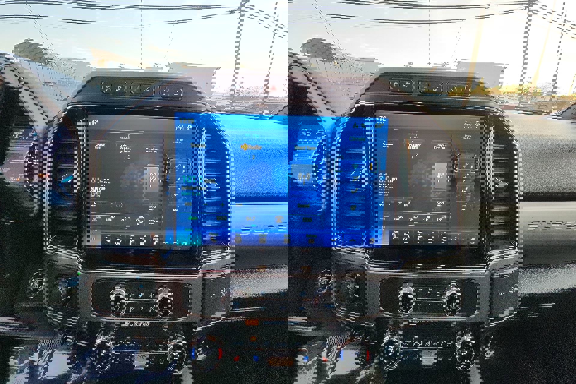 Used 2022 Ford F450 Platinum w/ FX4 Off-Road Package image 12