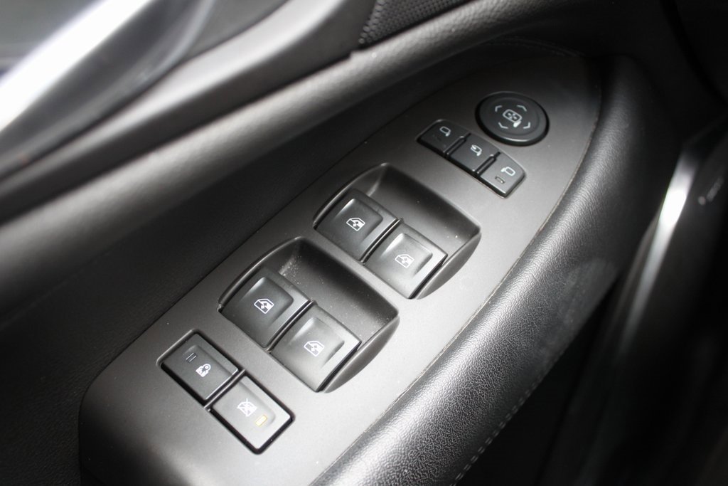 Used 2017 Cadillac Escalade ESV Luxury image 16