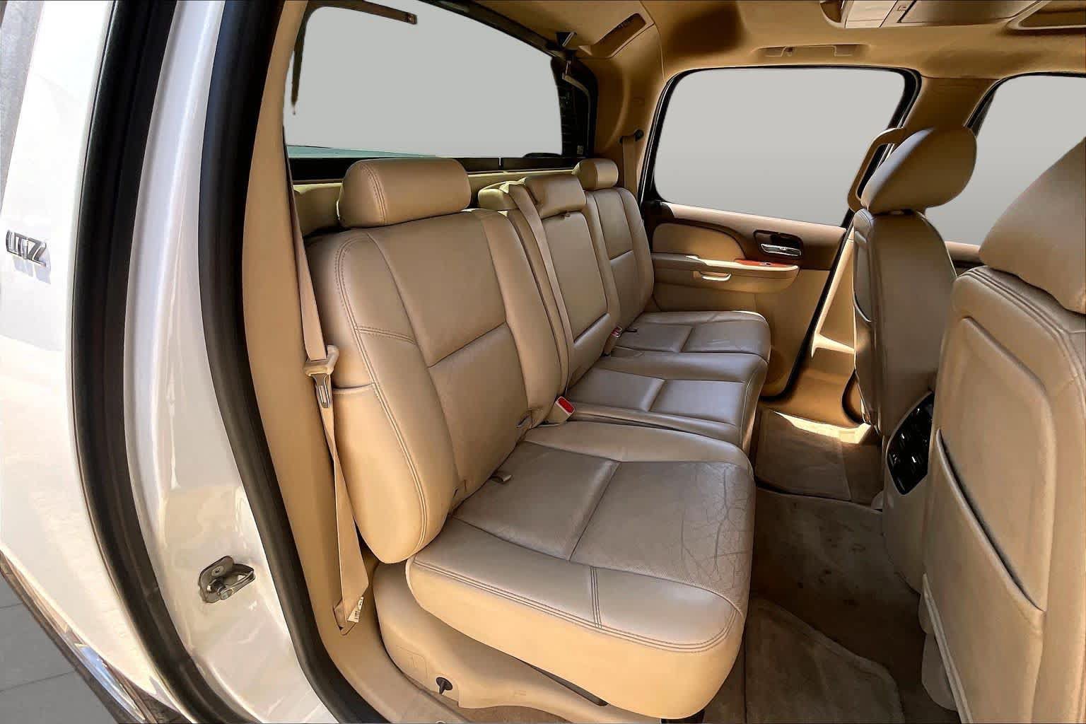 Used 2012 Chevrolet Avalanche LTZ RWD image 18