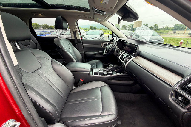 Used 2022 Kia Sorento S w/ Panoramic Sunroof Package AWD/4WD image 26